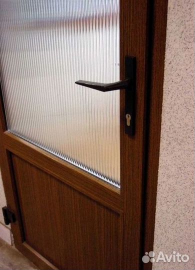 Дверь пластиковая