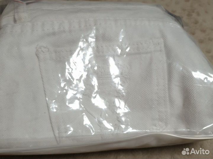 Шорты белые