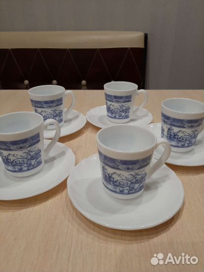 Кофейная чашка с блюдцем фарфор