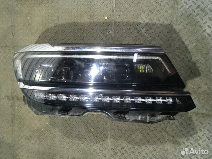 Фара правая (Volkswagen Tiguan)