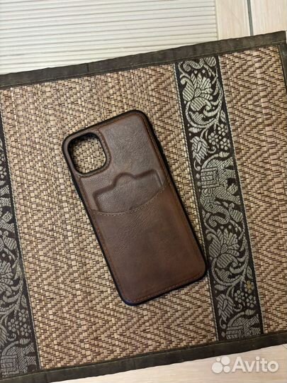 Чехол на iPhone 11