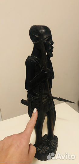 Статуэтка из черного дерева