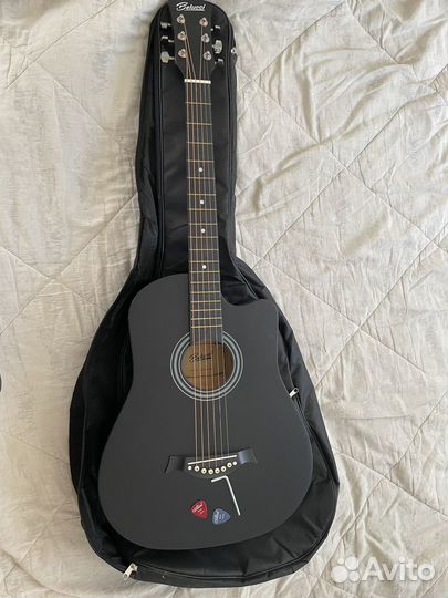 Акустическая гитара