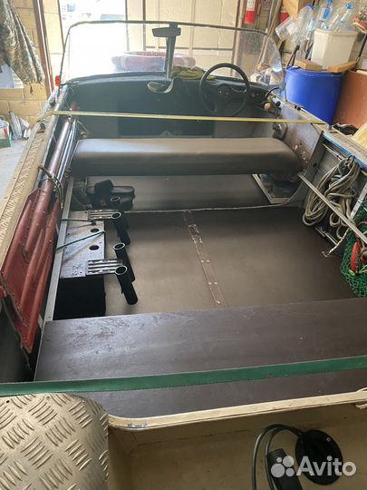 Лодка с мотором