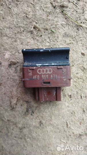 Кнопка открывания багажника audi A6 C6