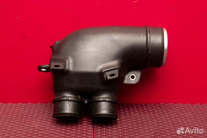 Патрубок впускной системы Toyota Land Cruiser 200