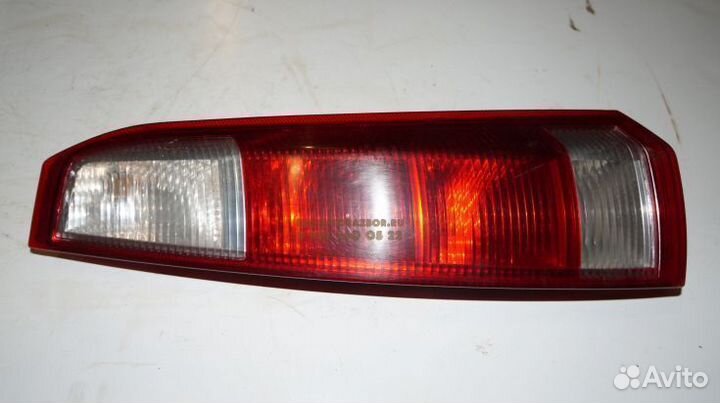 Фонарь задний правый Opel Meriva