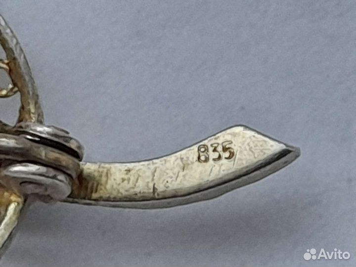 Старинная брошь