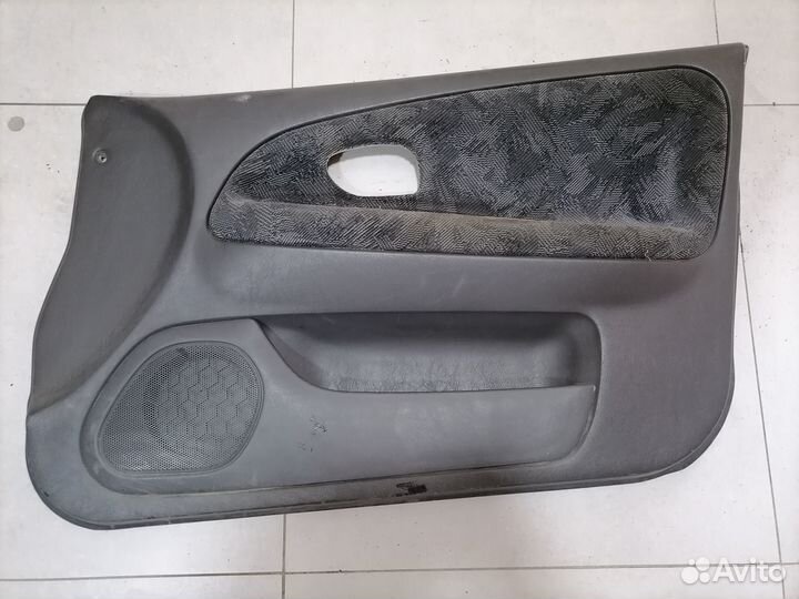 Обшивка дверей перед Mitsubishi Lancer 8 1996-2003