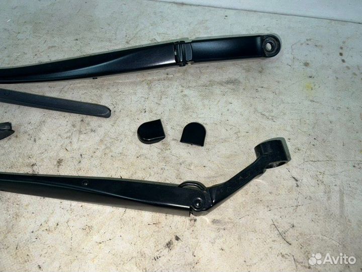 Дворник лобового стекла Toyota Land Cruiser Prado