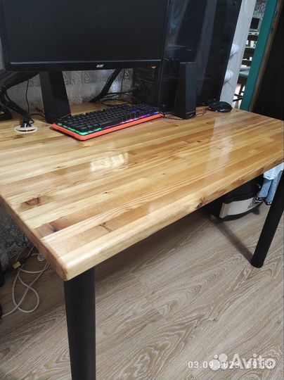 Компьютерный стол дерево
