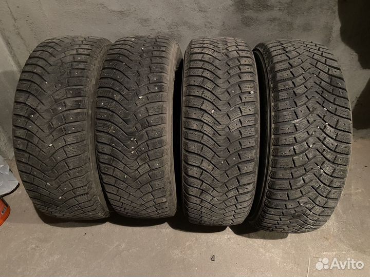 Michelin Latitude X-Ice 215/70 R16
