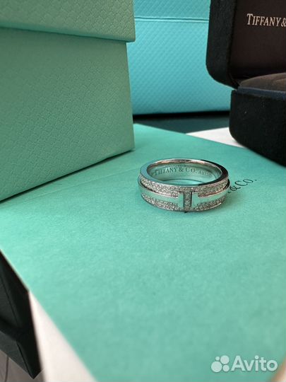 Tiffany кольцо T белое золото с бриллиантами