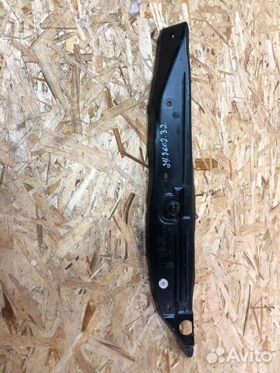 Пыльник крыла Mercedes E W211 3.2 2002