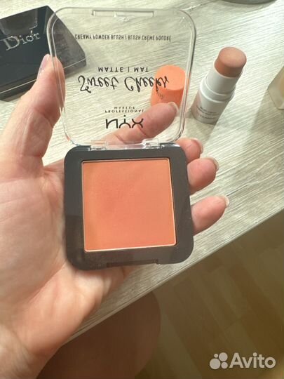 Clarins румяна 02,dear dahlia и Nyx