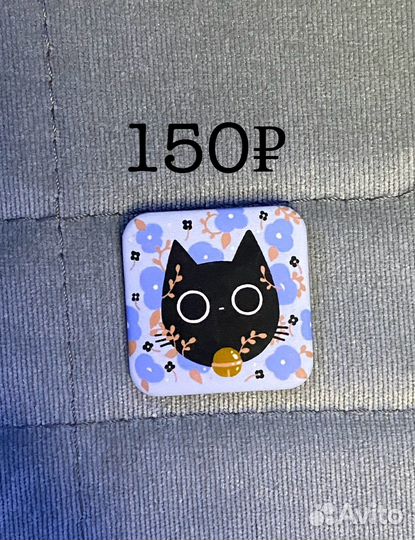 Авторский мерч значки