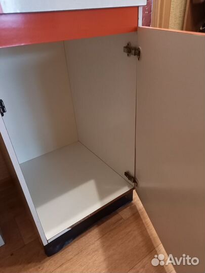 Шкаф пенал кухонный