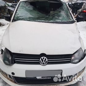 Volkswagen Polo 1.6 МТ, 2013, битый, 179 000 км