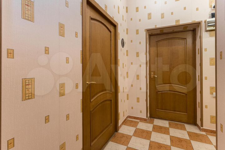 4-к. квартира, 119 м², 1/3 эт.