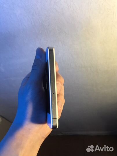 Телефон iPhone 4s 32gb