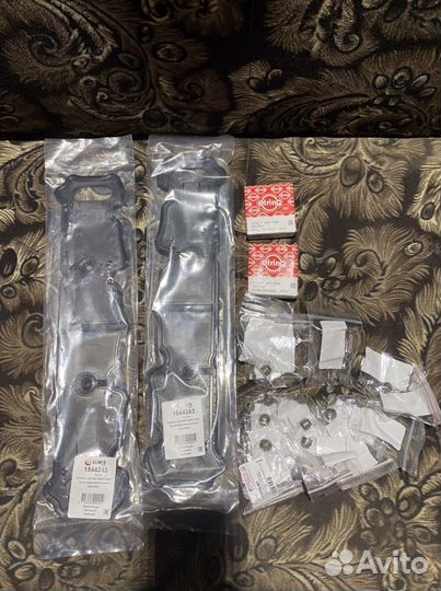 Прокладки клапанной крышки Peugeot Partner