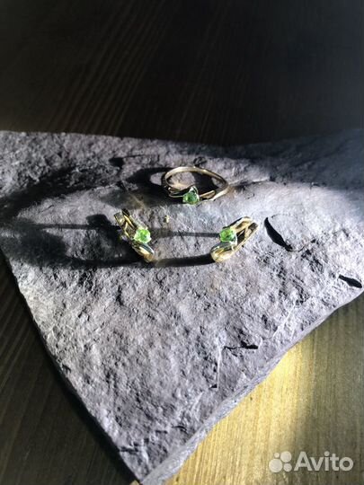 Серги с демантоидами