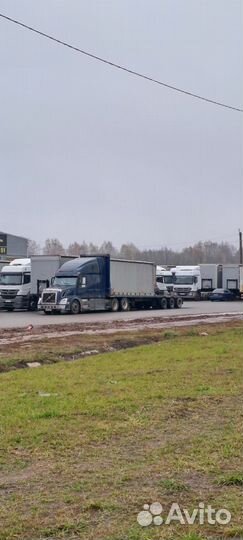 Volvo VNL 670 с полуприцепом, 2003