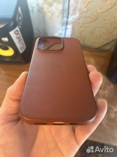 Кожаный чехол iPhone 14 pro