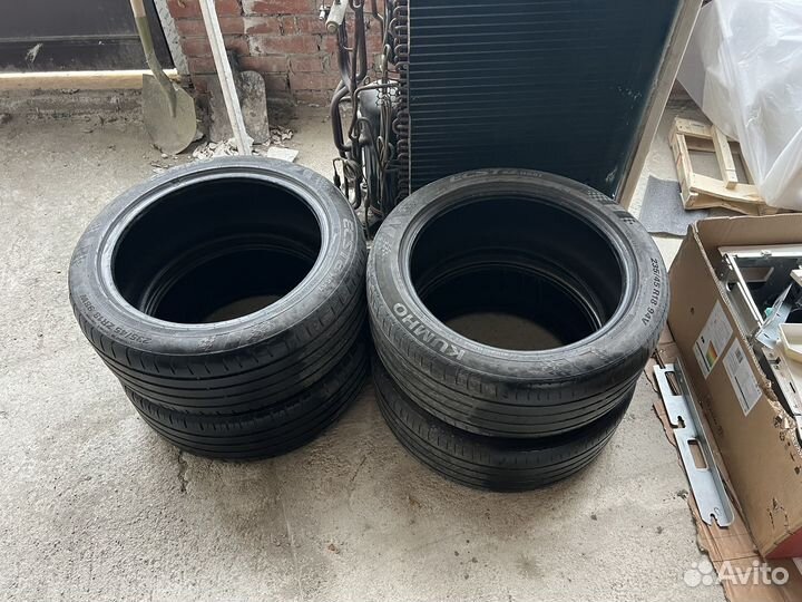 Kumho Ecsta HS51 235/45 R18