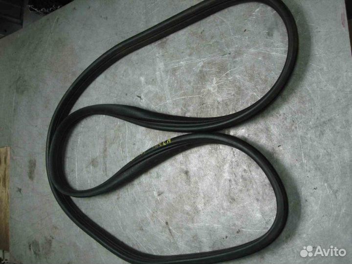 Уплотнитель Renault Megane II 2002-2009