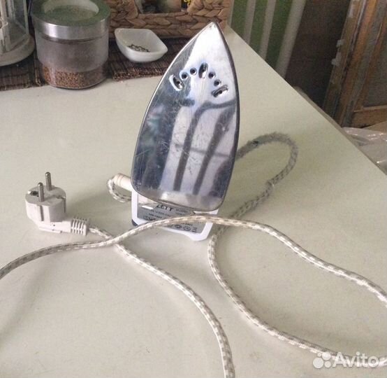 Утюг дорожный