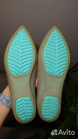 Балетки crocs 37 размер (w7)