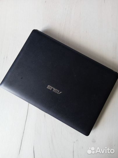 Продаю нетбук