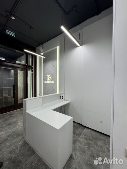 Изготовление стойки ресепшен