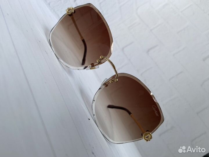 Солнцезащитные очки женские