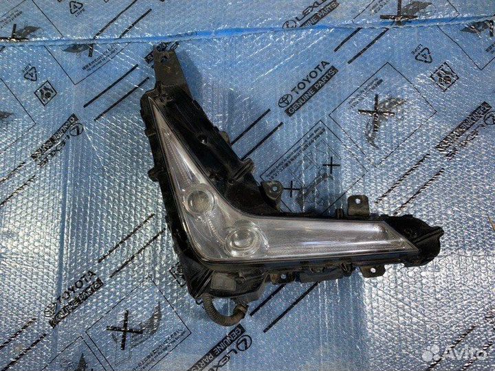 Фара противотуманная правая Lexus Lx570 2015