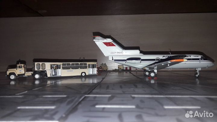 Як-40 в М.1;72 (поздней серии)