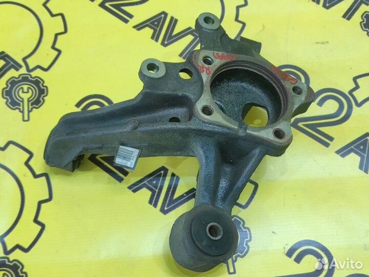 Цапфа (поворотный кулак) задняя правая Toyota