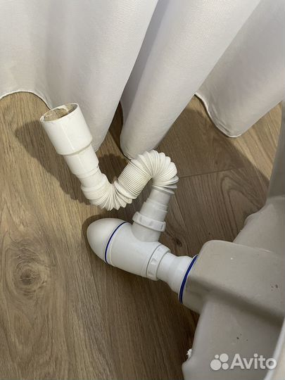 Раковина с сифоном