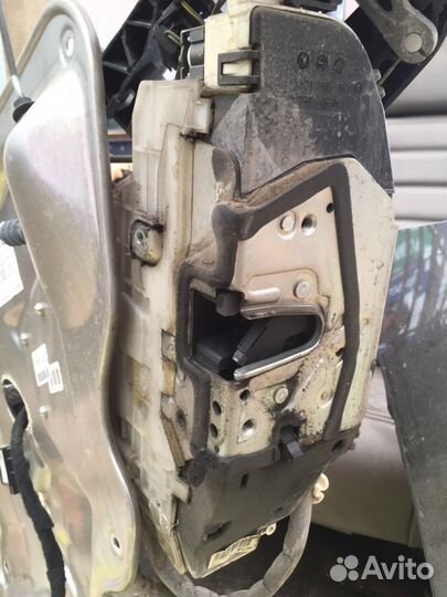 Замок двери задней правой на мерседес s221 w221