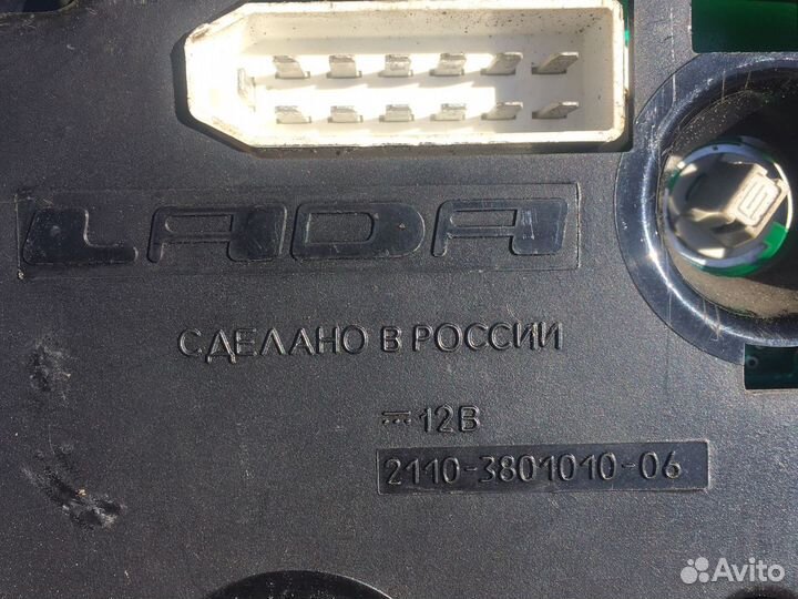 Щиток приборов 2110