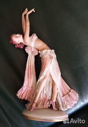 Продам статуэтку балерины