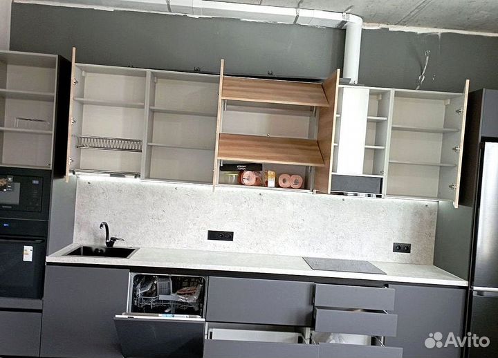 Кухонный гарнитур угловой