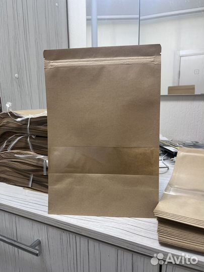 Бумажные крафтовые zip пакеты с окном 30х20