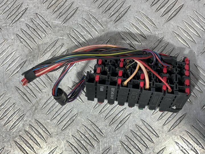 Б/У Блок предохранителей 10-18 MB#001