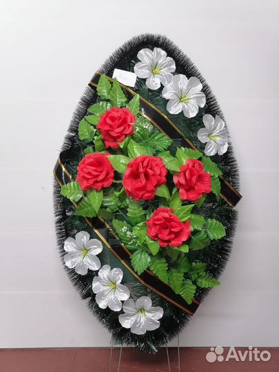 Ритуальные венки и корзинки