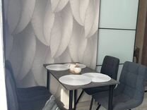 В комнате темно. Спальня ночью. Темная комната. Еще одна ночь в квартире пустой. Еще одна ночь в квартире пустой.