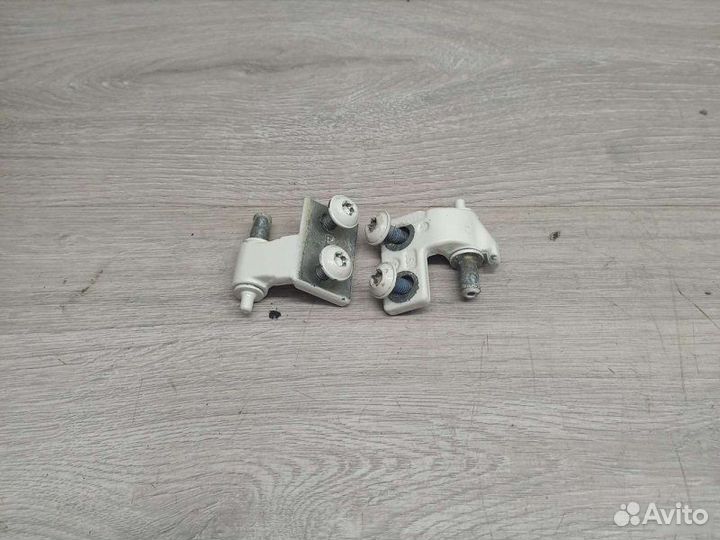 Петли дверей Mercedes Sprinter