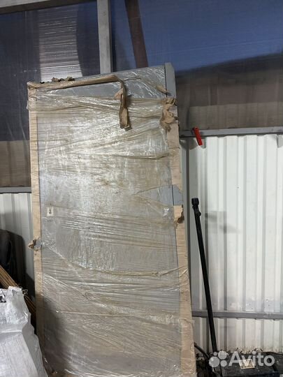 Дверь входная новая