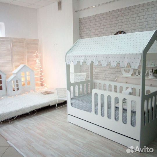 Детская кровать Домик с ящиками